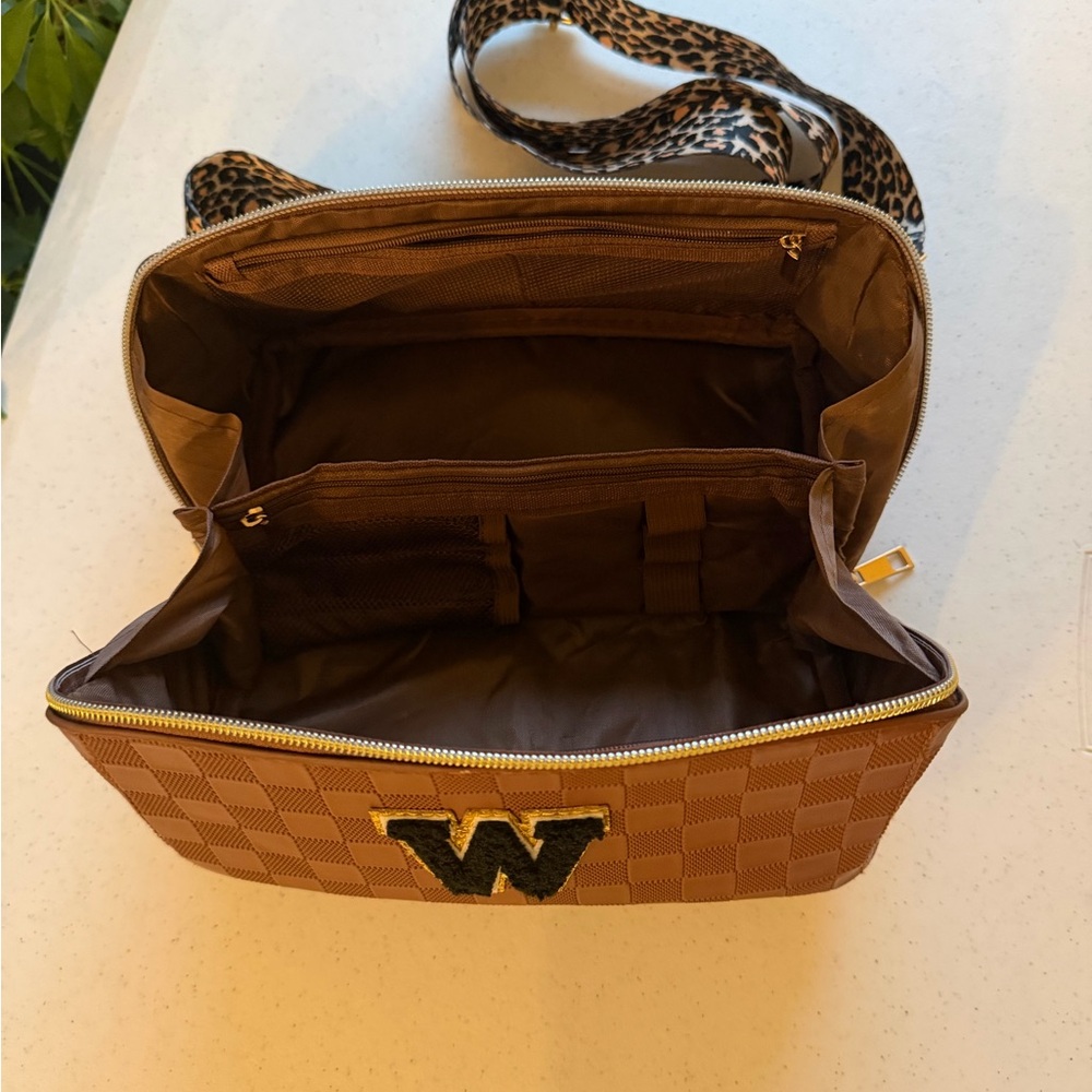 Makeup travel bag, NWOT Brown “W” monogram with Leopard Strap - Picture 4 of 5
